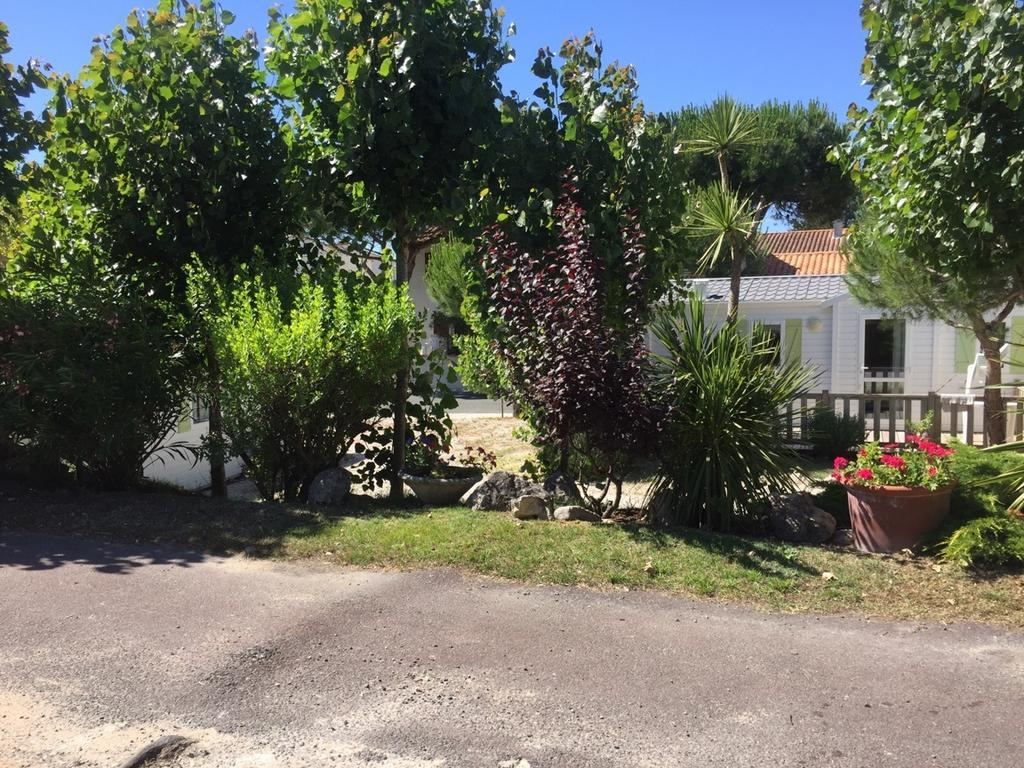 Camping Barataud Saint-Denis-dʼOléron Exterior foto